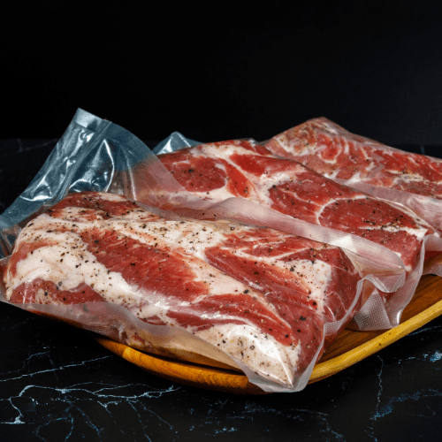 Vacuum sealing machine