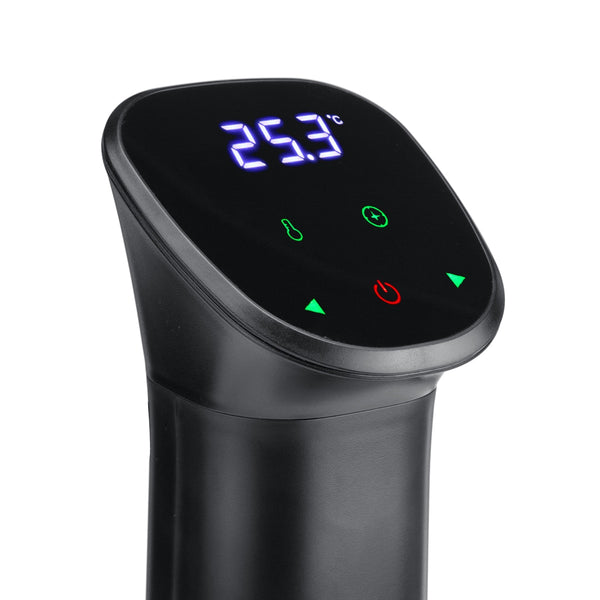 Vacuum cooker with immersion heater