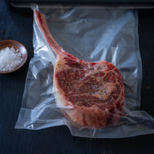 Food vacuum packaging device