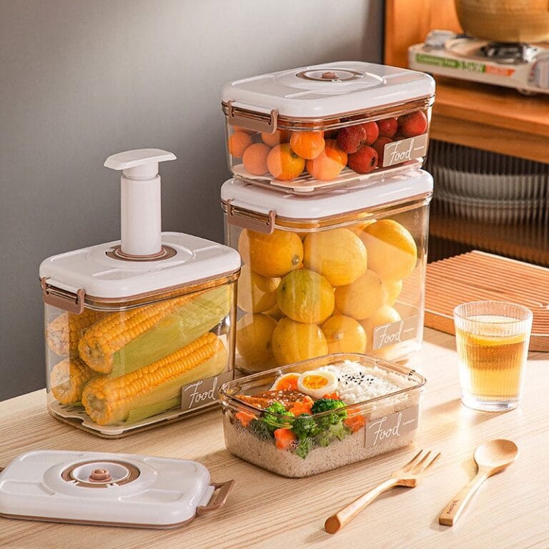 Vacuum food-storage container